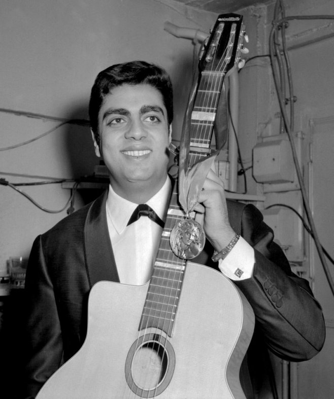 Enrico Macias jeune en 1966
