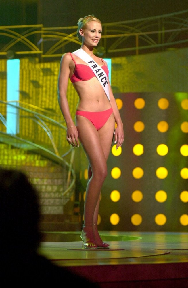 Elodie Gossuin au concours Miss Univers 2001
