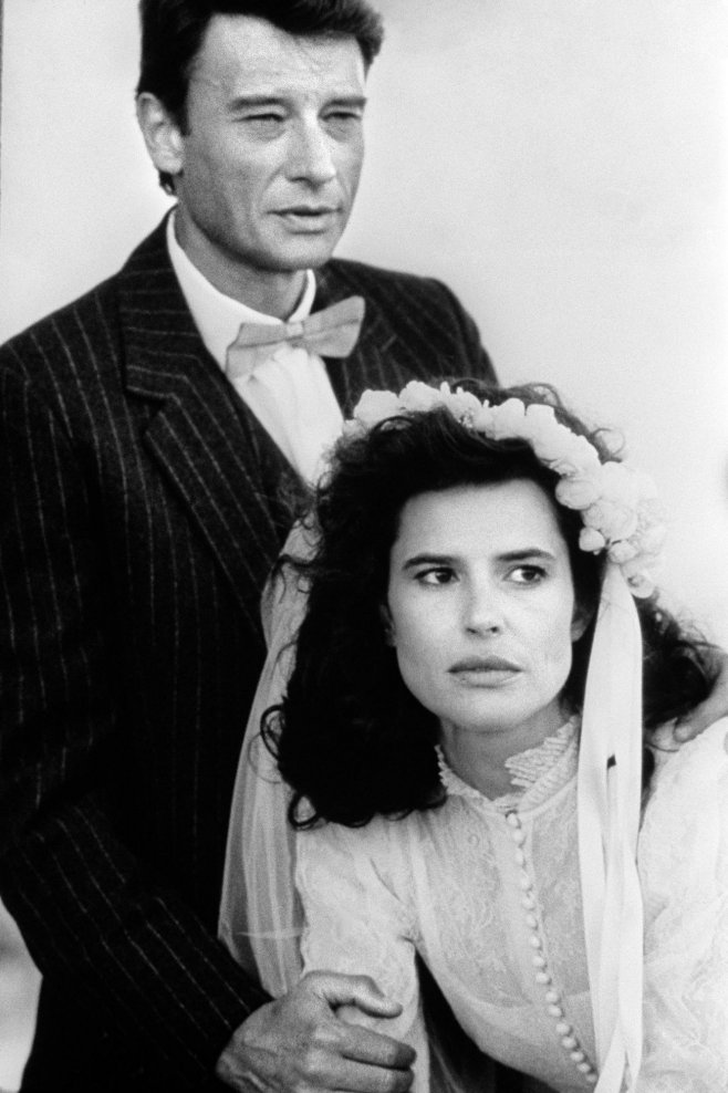 Fanny Ardant pose avec Johnny Hallyday en 1985