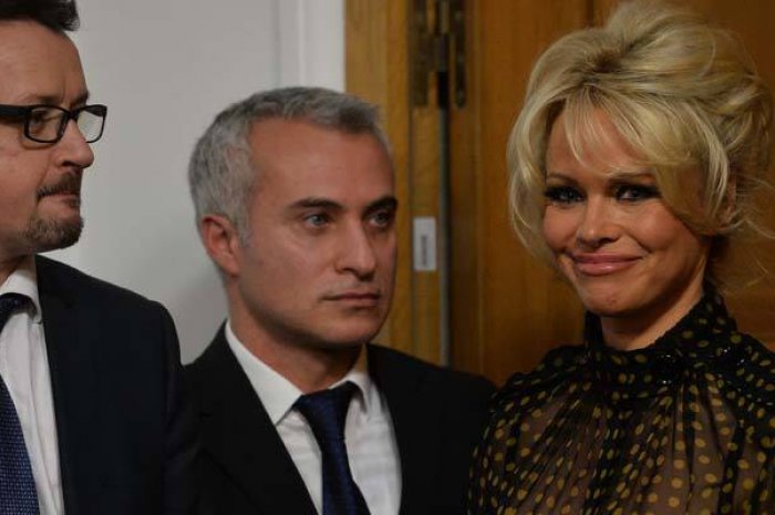 Pamela Anderson à l'Assemblée nationale : à la rescousse des oies et des canards