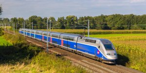 Mais quel est cet étrange train fantôme qui roule sur les rails de France ?