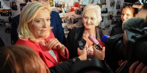 Connaissez-vous Marie-Caroline Le Pen, la sœur de Marine Le Pen ?