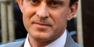 La bourde du gouvernement sur le CV de Manuel Valls