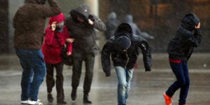 Météo : 15 départements en alerte orange "pluie-inondations" et "vents violents"