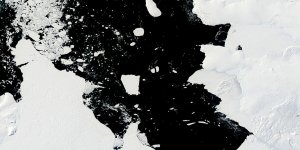 Vidéo : Un iceberg six fois plus grand que Paris dérive vers l'océan Austral