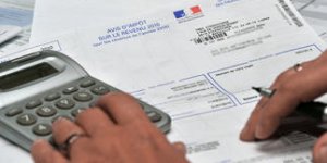 Pour réduire le déficit et les impôts, les Français sont prêts à sacrifier les fonctionnaires