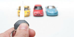 Loueurs de voitures : des pratiques "peu louables" pointées du doigt 
