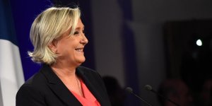 VIDEO La danse "endiablée" de Marine Le Pen dimanche soir ! 