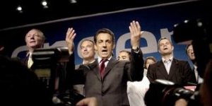 Quand Nicolas Sarkozy truquait ses conférences devant les journalistes...