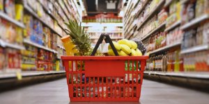 Inflation : 7 aliments à bannir de votre panier pour faire des économies 