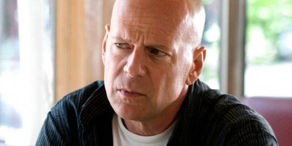 Bruce Willis presque méconnaissable avec des cheveux : à quoi ressemblait-il au début de sa carrière ? 