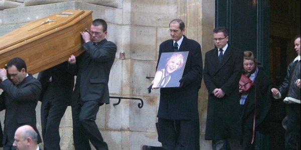 Sophie Daumier : à quoi ressemble la tombe de l'actrice et ex-femme de Guy Bedos ?