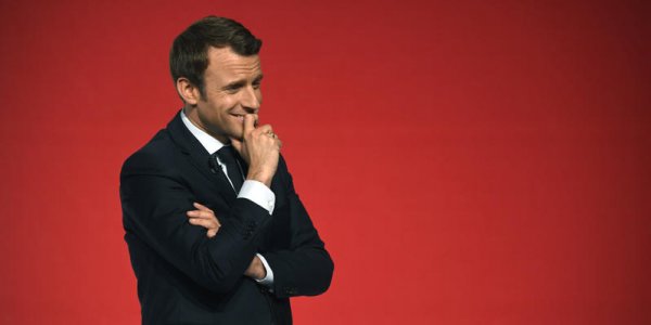 Les meilleures blagues sur Macron qui veut "emmerder" les non-vaccinés