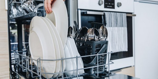 Lave-vaisselle : les astuces pour une vaisselle sèche après le lavage