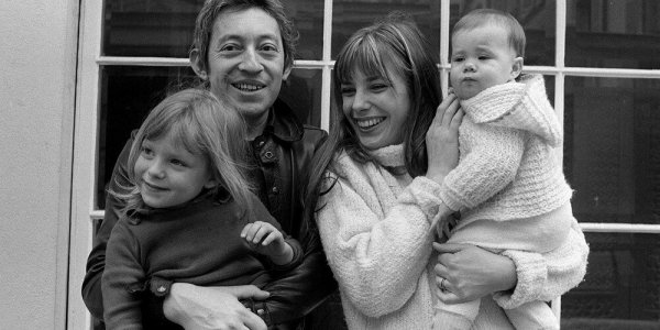 Charlotte Gainsbourg : ses tendres clichés d'enfance avec son père Serge