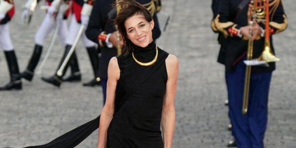 Charlotte Gainsbourg, Carole Bouquet... Les tenues glamours et sexy des stars au dîner d'Etat du roi Charles III 