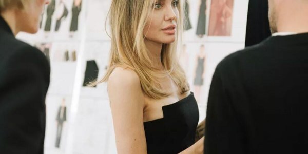 PHOTO - Angelina Jolie, 48 ans : elle n’a jamais été aussi blonde !