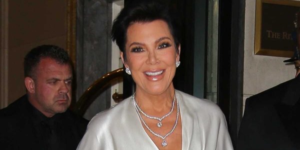 PHOTO - Kris Jenner méconnaissable : la mère de Kim Kardashian a-t-elle abusé de chirurgie esthétique ?
