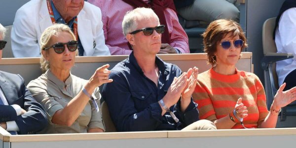 Roland-Garros : Anne-Sophie Lapix, Gilles Bouleau, Nathalie Renoux, Jarry… Les stars de la télé en nombre dans les tribunes (PHOTOS)