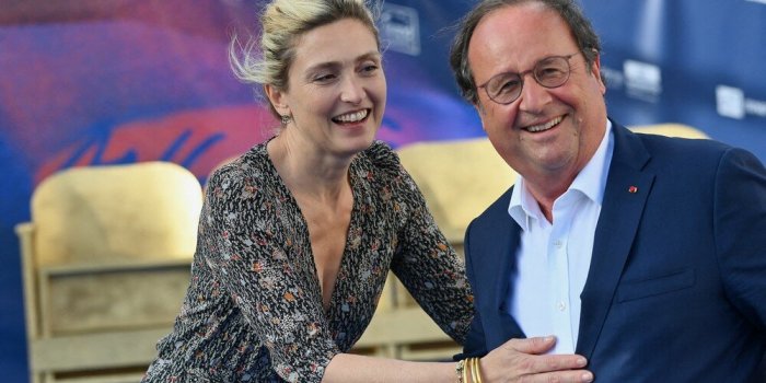  Julie Gayet et Fran&ccedil;ois Hollande : les amoureux main dans la main au Festival du film d'Angoul&ecirc;me