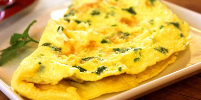 Les astuces de Cyril Lignac pour une omelette réussie