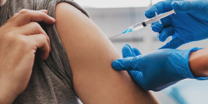 Covid : un nouveau vaccin contre le nouveau variant Eris ? 