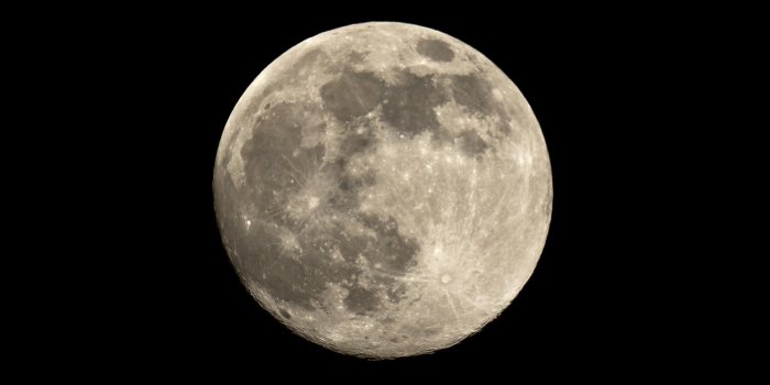 Quel est l'âge de la Lune ? La réponse... grâce à la Terre !