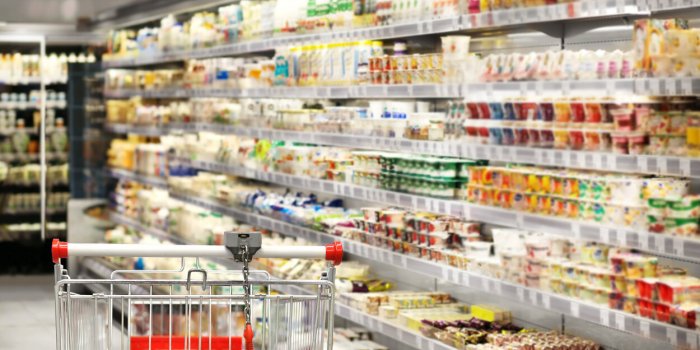 Les "caddies mystère" : cette nouvelle astuce pour faire de grandes économies en supermarché
