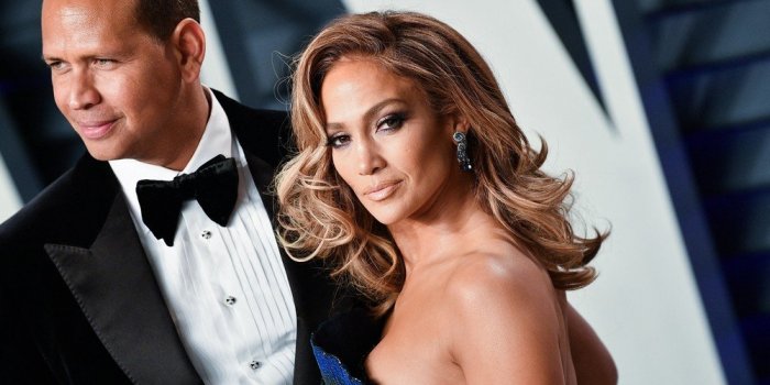 Jennifer Lopez change de t&ecirc;te : son &eacute;volution capillaire au fil de sa carri&egrave;re