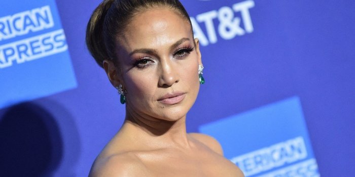 Jennifer Lopez sexy en bikini : toutes ces fois o&ugrave; la star de 52 ans a cass&eacute; internet