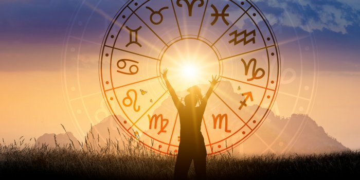 Horoscope 2023 : les 8 signes astrologiques qui risquent de passer une bonne ann&eacute;e