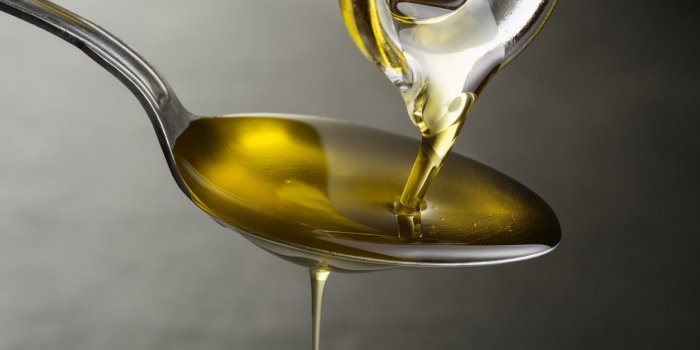 De l'huile d'olive.